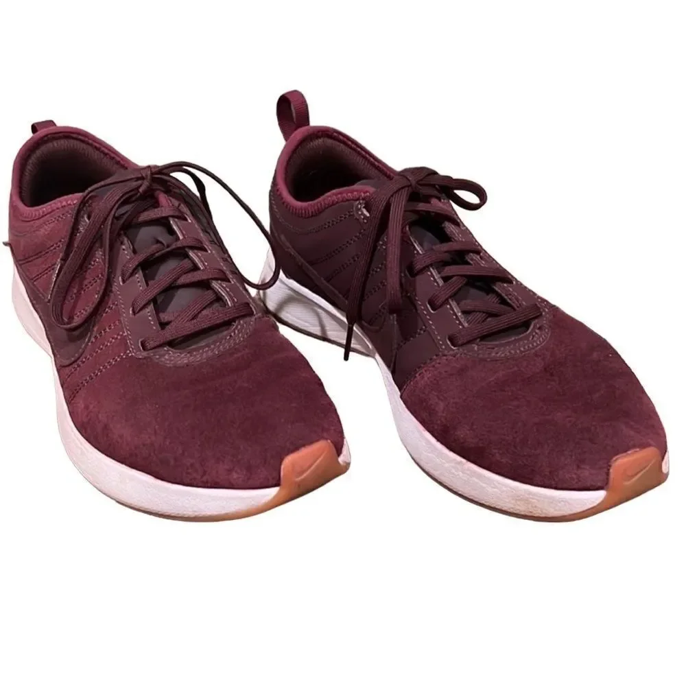 Nike Athletic Suede Shoes Size 7.5